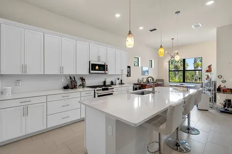 389 Se Filoli Drive Port Saint Lucie FL 34984