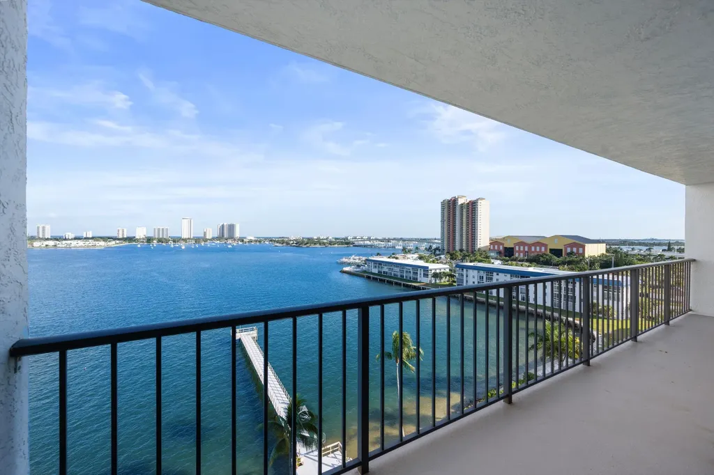 3040 Lake Shore Drive Riviera Beach FL 33404
