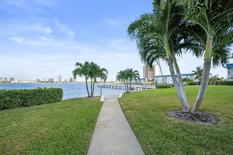 3040 Lake Shore Drive Riviera Beach FL 33404