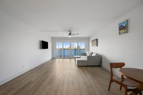 3040 Lake Shore Drive Riviera Beach FL 33404