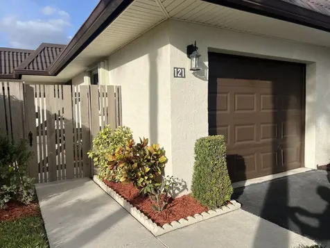 121 Lake Paula Drive West Palm Beach FL 33411