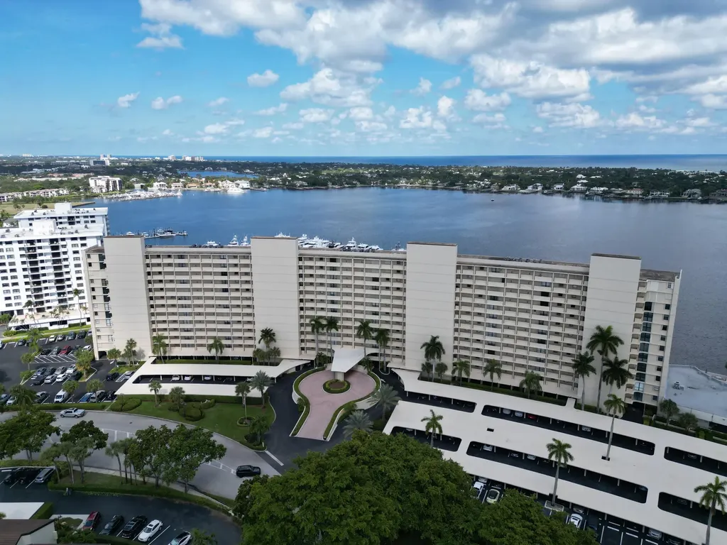 132 Lakeshore Drive North Palm Beach FL 33408