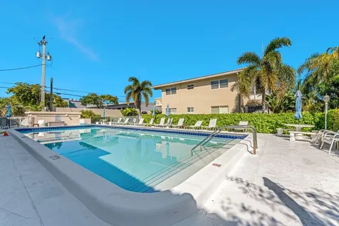 2131 Ne 42nd Court Lighthouse Point FL 33064