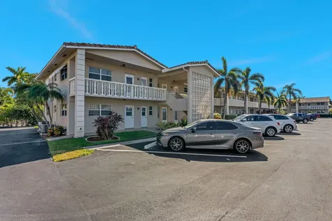 2131 Ne 42nd Court Lighthouse Point FL 33064
