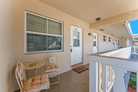 2131 Ne 42nd Court Lighthouse Point FL 33064
