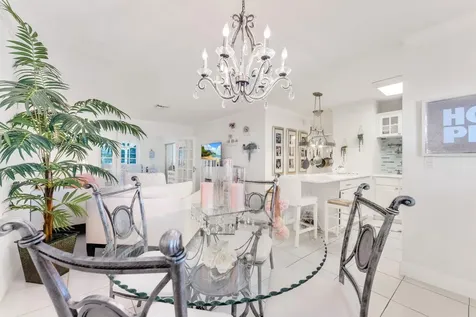 2131 Ne 42nd Court Lighthouse Point FL 33064