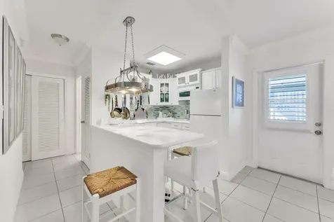 2131 Ne 42nd Court Lighthouse Point FL 33064