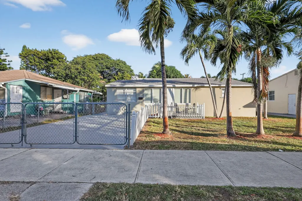 1941 Taft Street Hollywood FL 33020