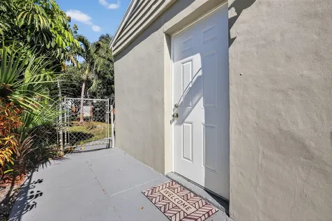 1941 Taft Street Hollywood FL 33020