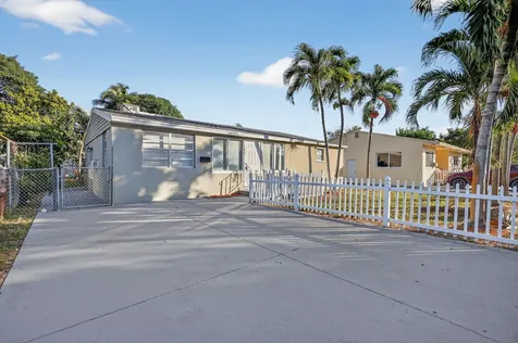 1941 Taft Street Hollywood FL 33020