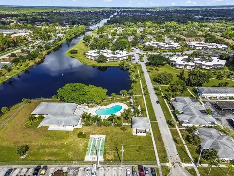 6 Greenway Village Royal Palm Beach FL 33411