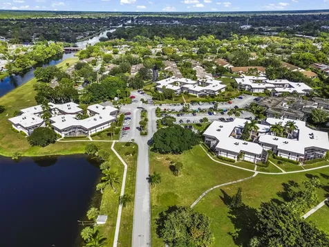6 Greenway Village Royal Palm Beach FL 33411
