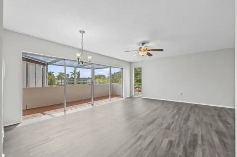 6 Greenway Village Royal Palm Beach FL 33411