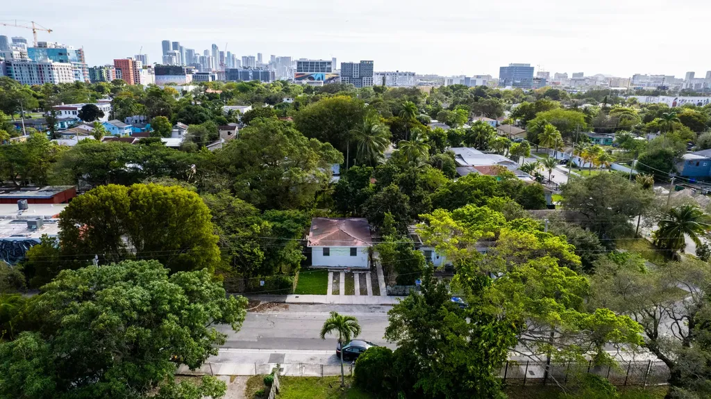 270 NW 35th Street Miami FL 33127