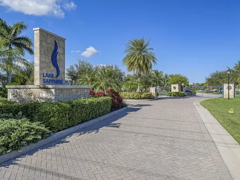 395 Sw Sapphire Way Vero Beach FL 32968