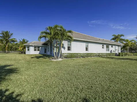 395 Sw Sapphire Way Vero Beach FL 32968