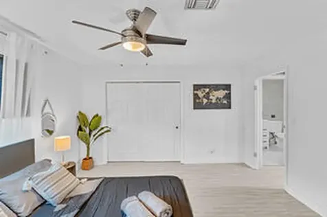 2747 Griffin Road Fort Lauderdale FL 33312