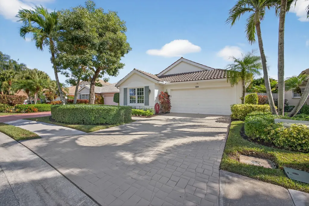 934 Augusta Pointe Drive Palm Beach Gardens FL 33418