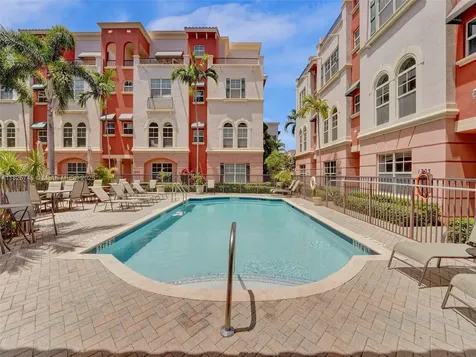 1033 NE 17th Way Fort Lauderdale FL 33304