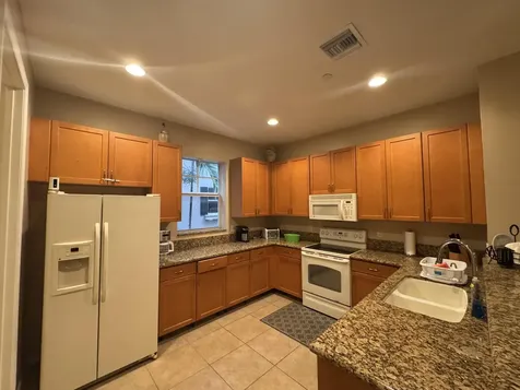 1033 NE 17th Way Fort Lauderdale FL 33304
