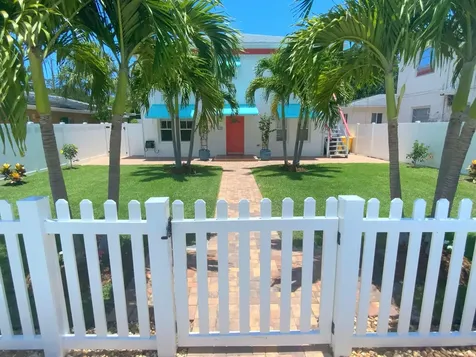126 N Palmway Lake Worth Beach FL 33460