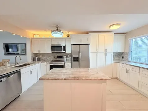 3138 Via Poinciana Lake Worth FL 33467