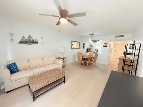 3138 Via Poinciana Lake Worth FL 33467