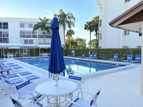3138 Via Poinciana Lake Worth FL 33467