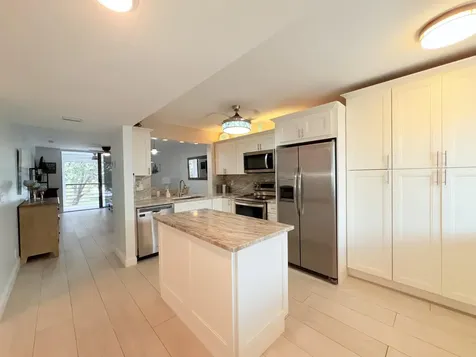3138 Via Poinciana Lake Worth FL 33467