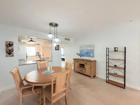 3138 Via Poinciana Lake Worth FL 33467
