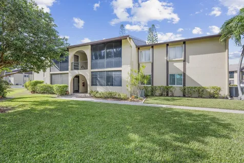 313 Pine Ridge Circle Greenacres FL 33463