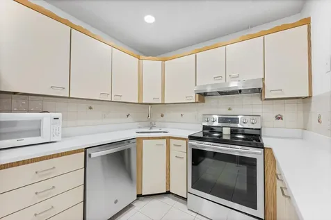 313 Pine Ridge Circle Greenacres FL 33463