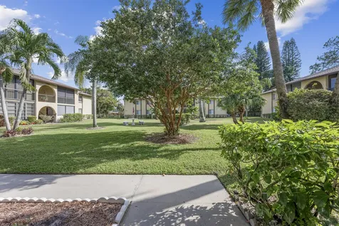 313 Pine Ridge Circle Greenacres FL 33463