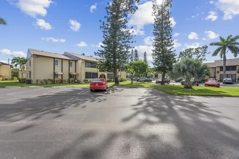313 Pine Ridge Circle Greenacres FL 33463