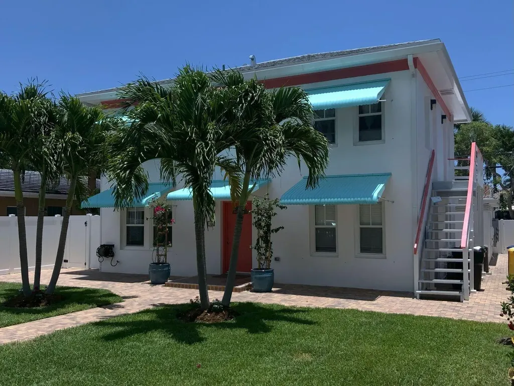 126 N Palmway Lake Worth Beach FL 33460