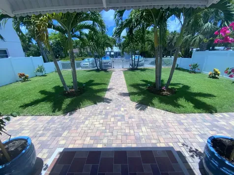 126 N Palmway Lake Worth Beach FL 33460