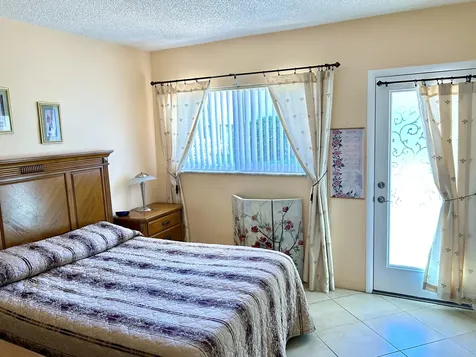 920 Sw 11th Avenue Hallandale Beach FL 33009