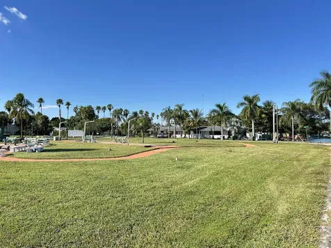 920 Sw 11th Avenue Hallandale Beach FL 33009