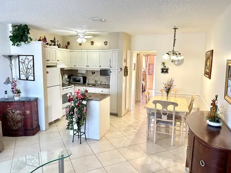 920 Sw 11th Avenue Hallandale Beach FL 33009