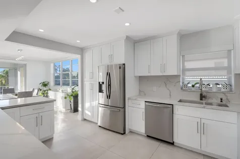 10180 W Bay Harbor Drive Bay Harbor Islands FL 33154