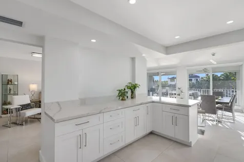 10180 W Bay Harbor Drive Bay Harbor Islands FL 33154