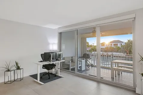 10180 W Bay Harbor Drive Bay Harbor Islands FL 33154