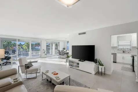 10180 W Bay Harbor Drive Bay Harbor Islands FL 33154