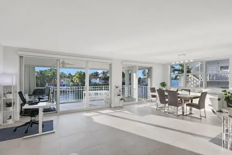 10180 W Bay Harbor Drive Bay Harbor Islands FL 33154