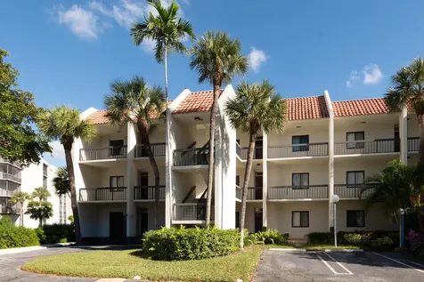 2550 Presidential Way West Palm Beach FL 33401