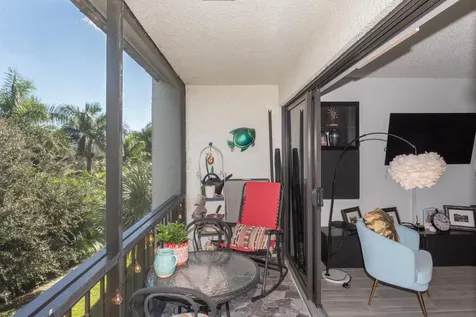 2550 Presidential Way West Palm Beach FL 33401