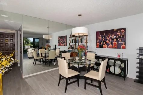 2550 Presidential Way West Palm Beach FL 33401