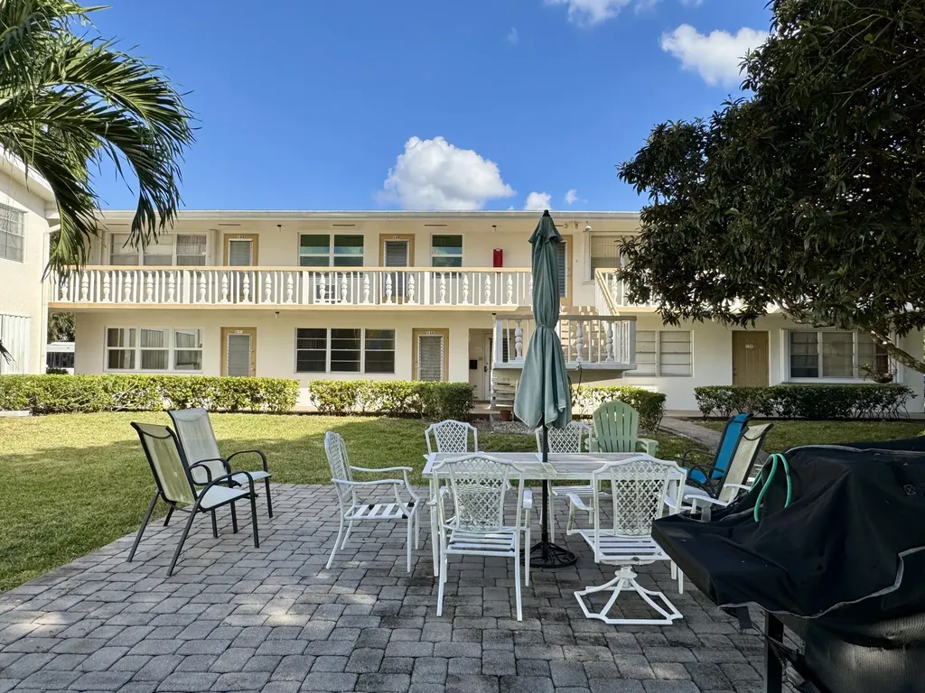 148 Bedford F West Palm Beach FL 33417