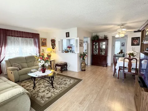 148 Bedford F West Palm Beach FL 33417