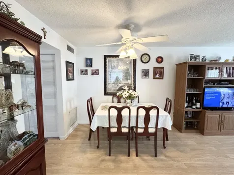 148 Bedford F West Palm Beach FL 33417